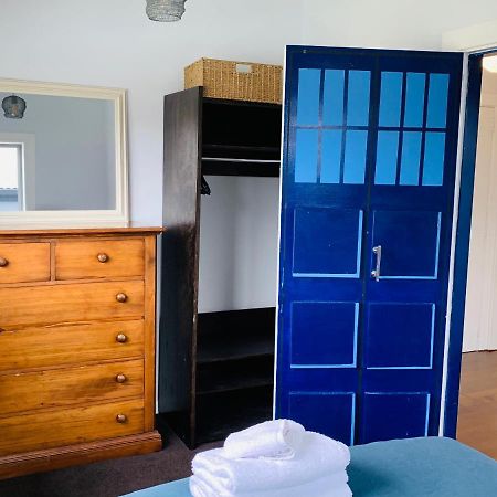 Uptown City Haven - Christchurch Townhouse ภายนอก รูปภาพ