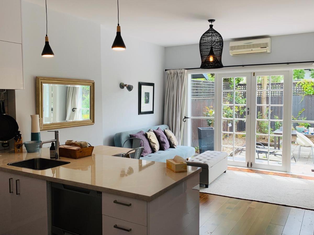 Uptown City Haven - Christchurch Townhouse ภายนอก รูปภาพ